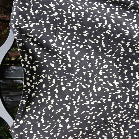 SHEIN Black and White Ruffled Tie Front Blouse Sz M NWOT - Picture 12 of 12